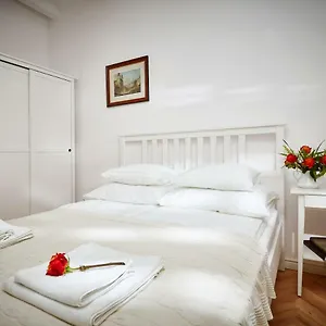 Apartment Mariensztat / Old Town Place For